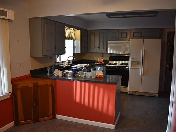 3rd image of 6560 Osage Dr