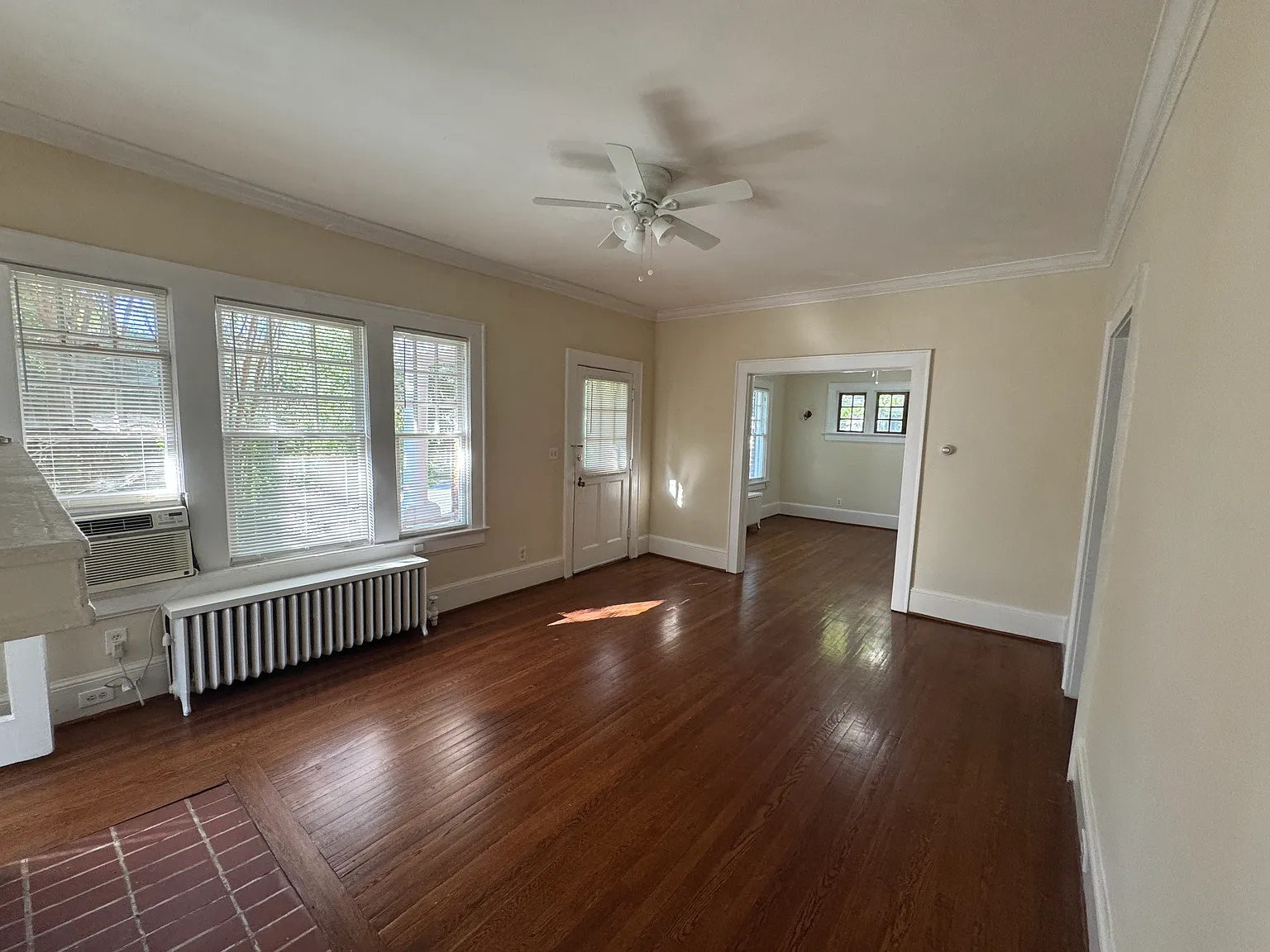 2 bed, 1800 sqft, $3,000 — Photo 3