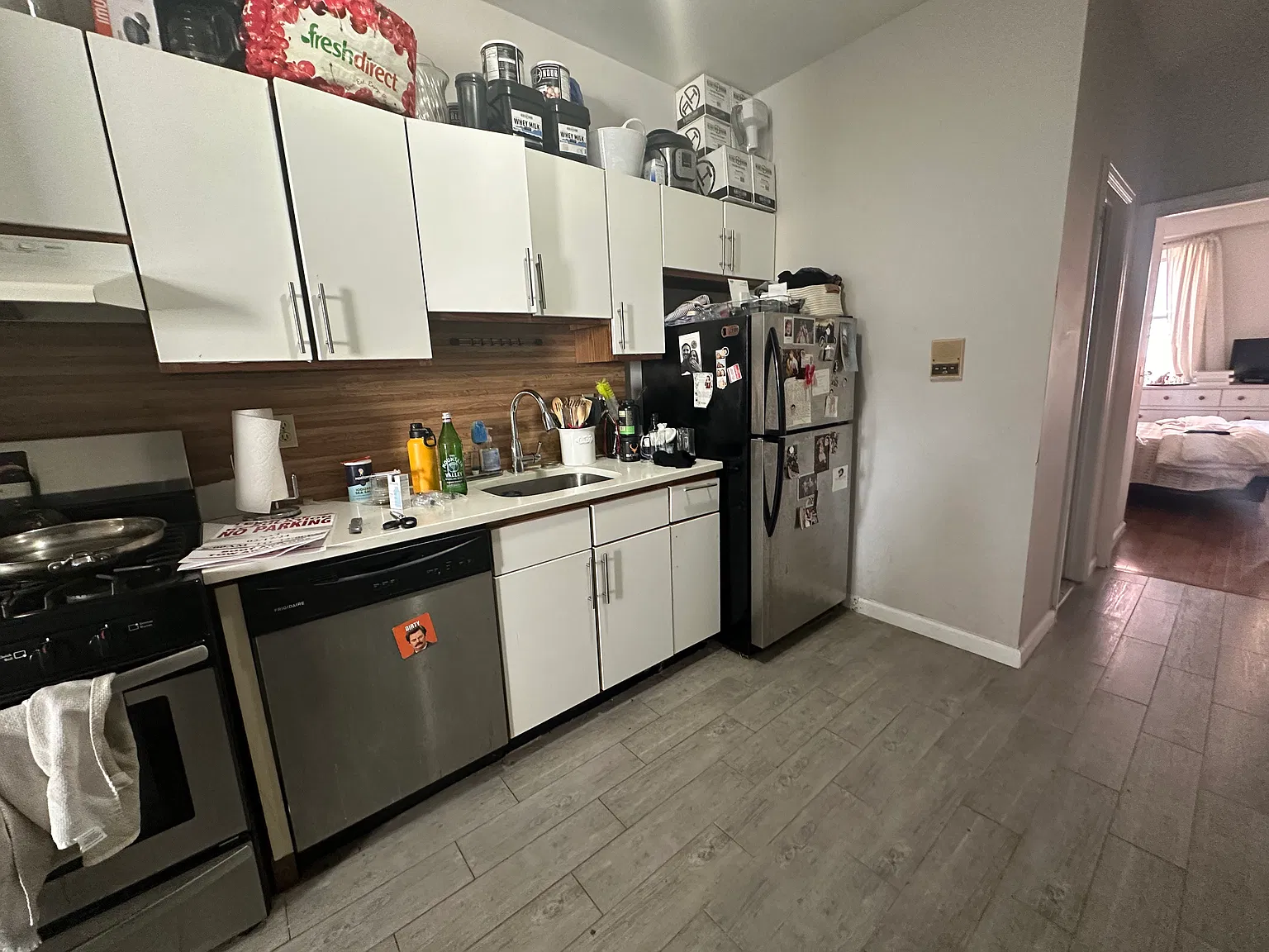 323 Willow Ave — Photo 2