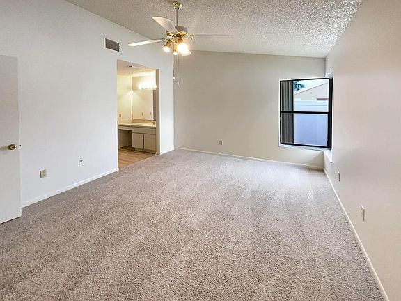 5th image of 4622 Amherst Dr #62