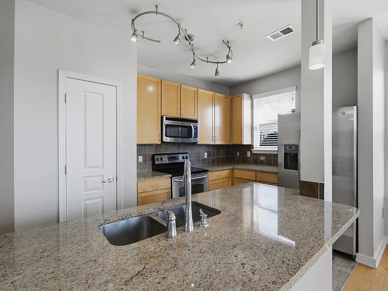 3000 Vanderbilt Pl #445 — Photo 16