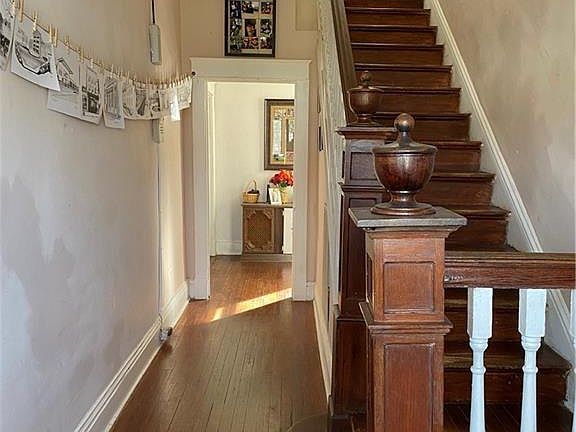 4th image of 2722 Bainbridge St