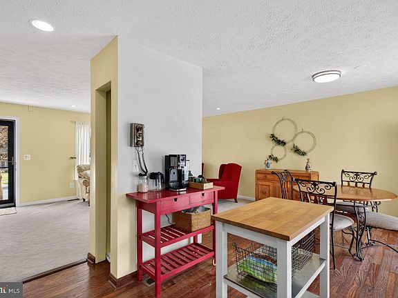 5th image of 1300 Roundhouse Ct