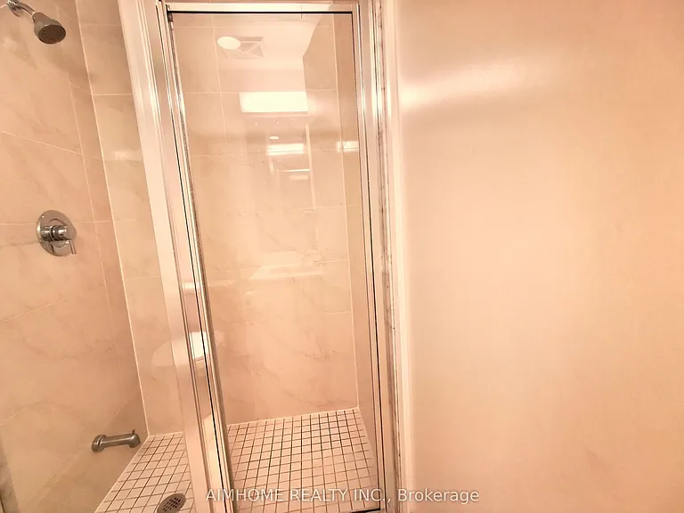 58 Orchard View Blvd #2006 — Photo 12