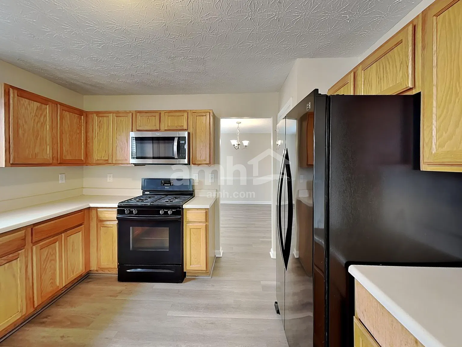 5 bed, 3.0 bath, 2842 sqft, $2,575 — Photo 4