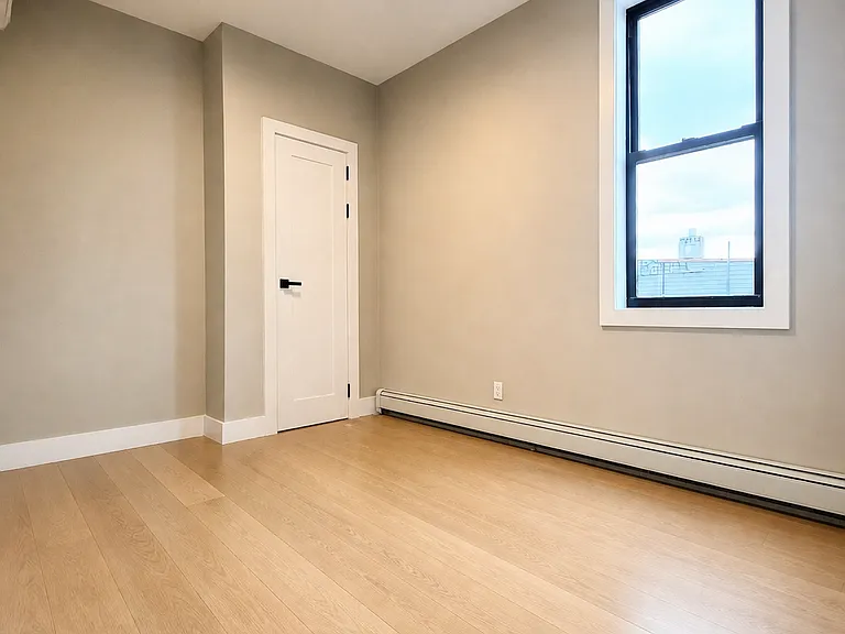 124 Grove St #3 — Photo 6