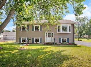 710 Sunset Ln, Shorewood, IL 60404