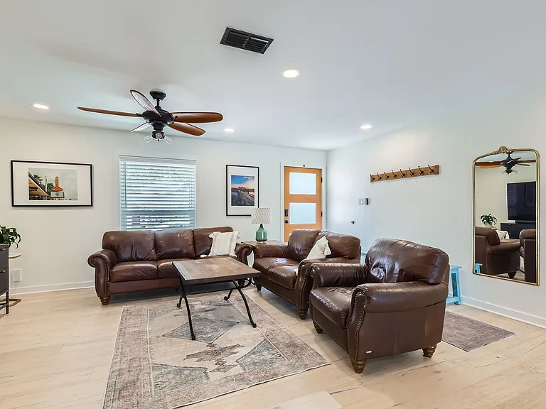 907 Maryland Dr — Photo 10