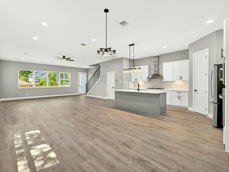 4517 Larch Ln — Photo 6