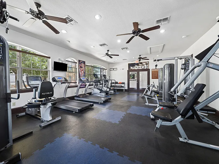 Sunset Lodge — Photo 32