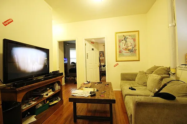 Rented by Bold New York | media 27