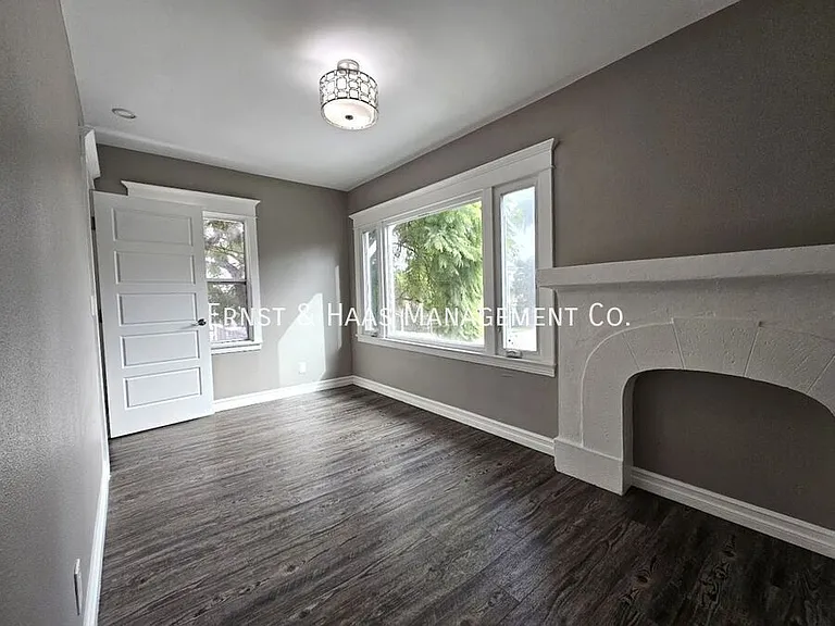 755 Elm Ave — Photo 4