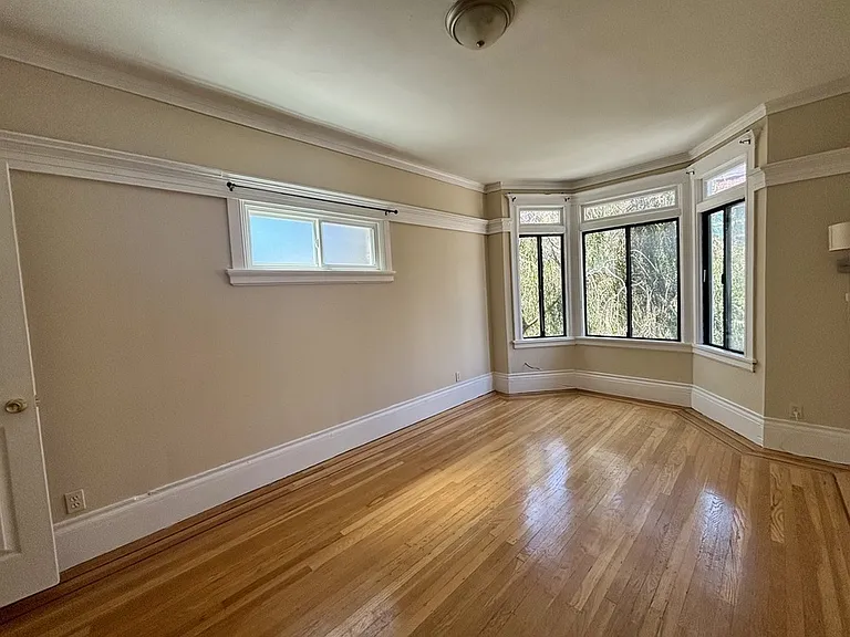1385 Pine St — Photo 2