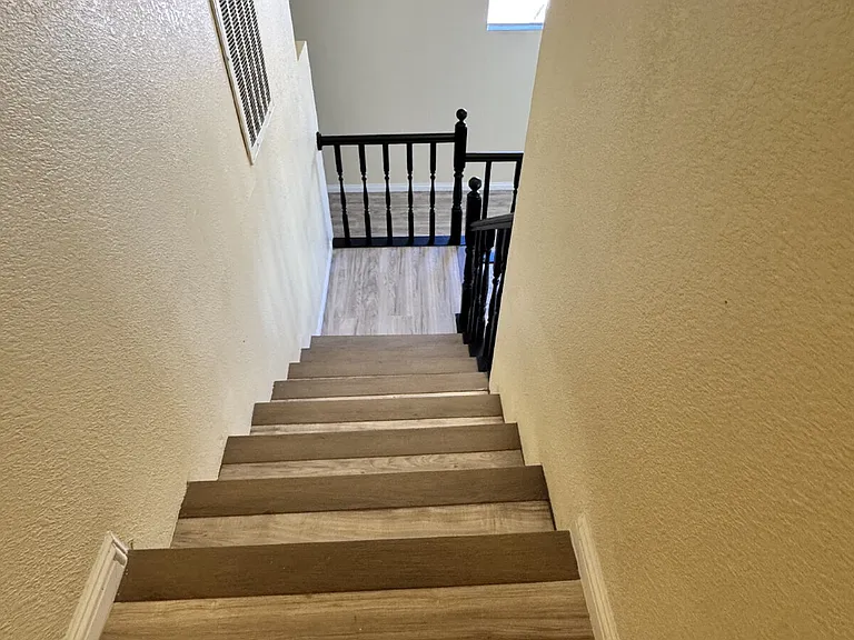 4300 El Como Way — Photo 20