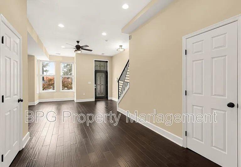 1027 7th St NE — Photo 29