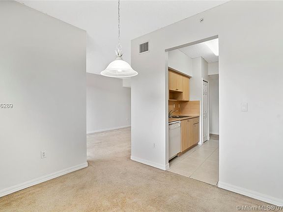 3rd image of 7085 Nova Dr APT 201