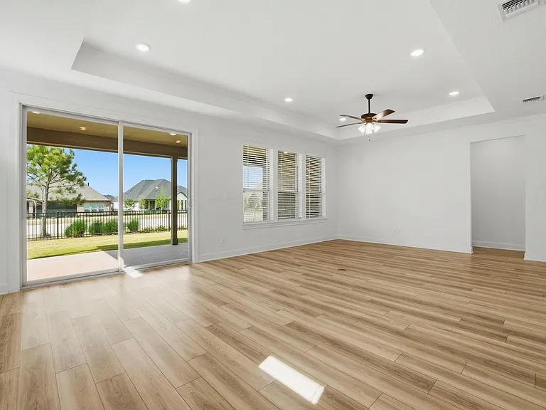 9727 Rockwell Dr — Photo 22