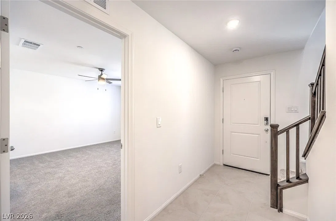 3 bed, 2.0 bath, 1374 sqft, $1,950 — Photo 4