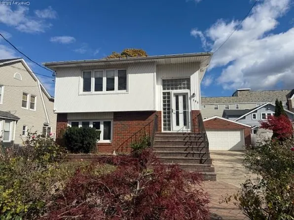 306 Hamilton Ave #1, Hewlett, NY 11557