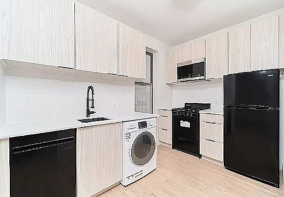 4th image of 200 2nd Ave APT 22