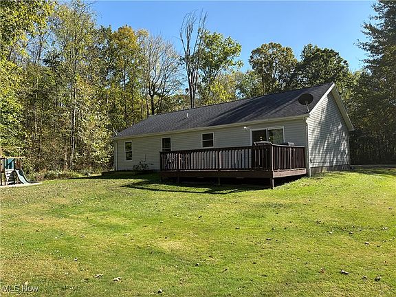 4th image of 2073 S Park Ln