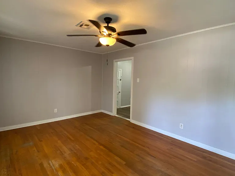 3824 James Ave — Photo 4