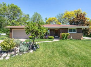 2610 W Green Tree Rd, Glendale, WI 53209