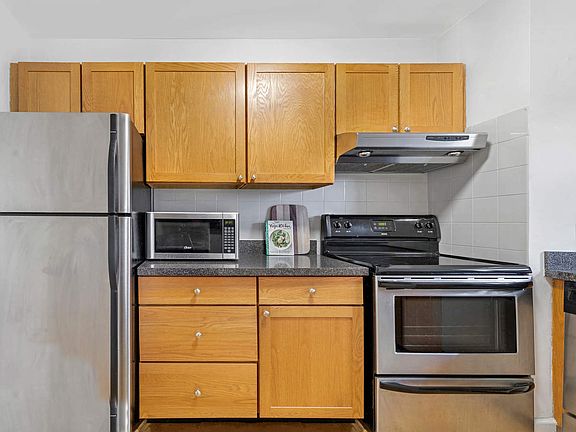 3rd image of 4970 N Marine Dr APT 529