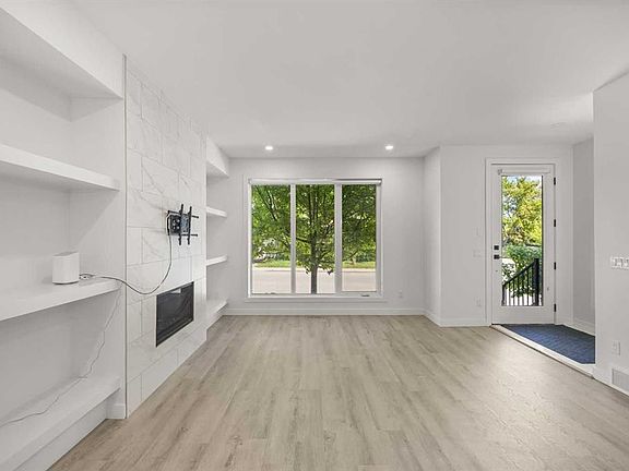 3rd image of 2105 E 5th St NW