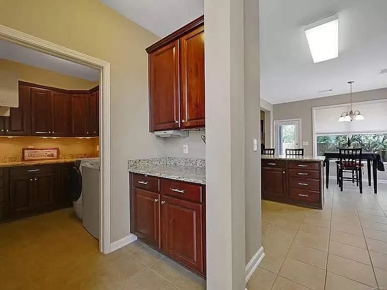 9609 Helmsley Cir — Photo 16