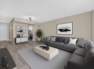 350 Quigley Rd #741, Hamilton, ON L8K5N2