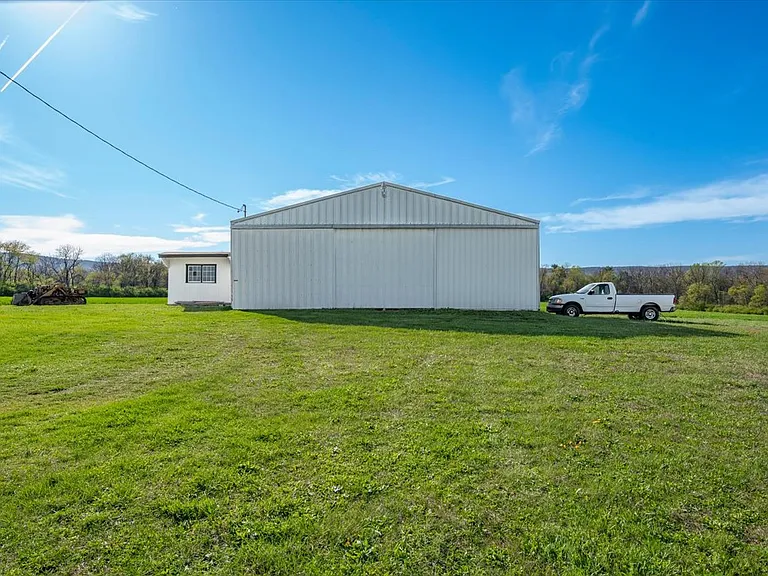 10524 Stull Rd — Photo 5