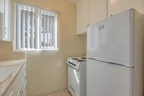 5th image of 2257 Williams St