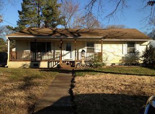 19 Woodhaven Rd, Newport News, VA 23608