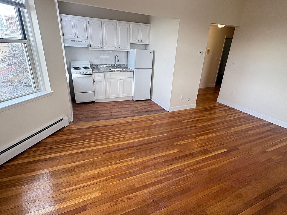 1st image of 64 Brighton Ave APT 402