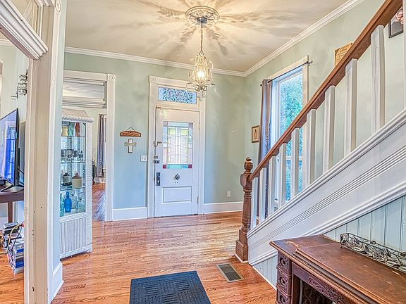 5th image of 601 Washington Ave NW