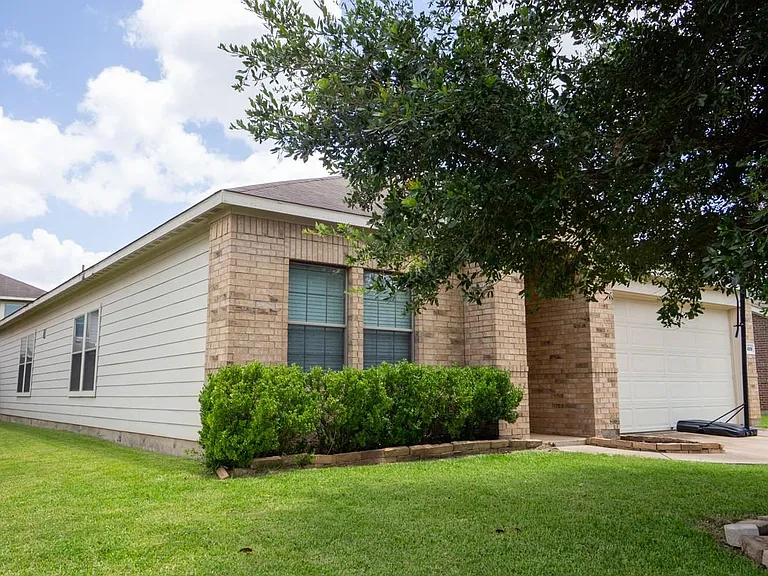 24318 Cornell Park Ln — Photo 3