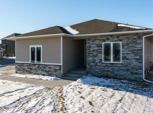 2602 Alexandra Rd, Papillion, NE 68133