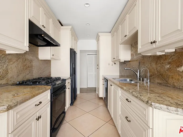 423 S Rexford Dr #106 — Photo 4