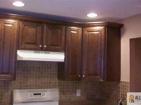 1209 Harbor Club Dr #1209, Parlin, NJ 08859