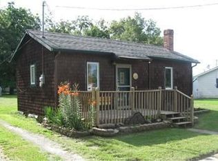 303 N Pleasant St, Delta, IA 52550