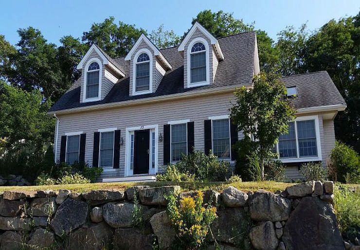 1st image of 13 Lattof Farm Cir