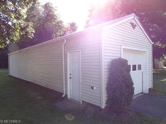 4th image of 61 Chatham Dr