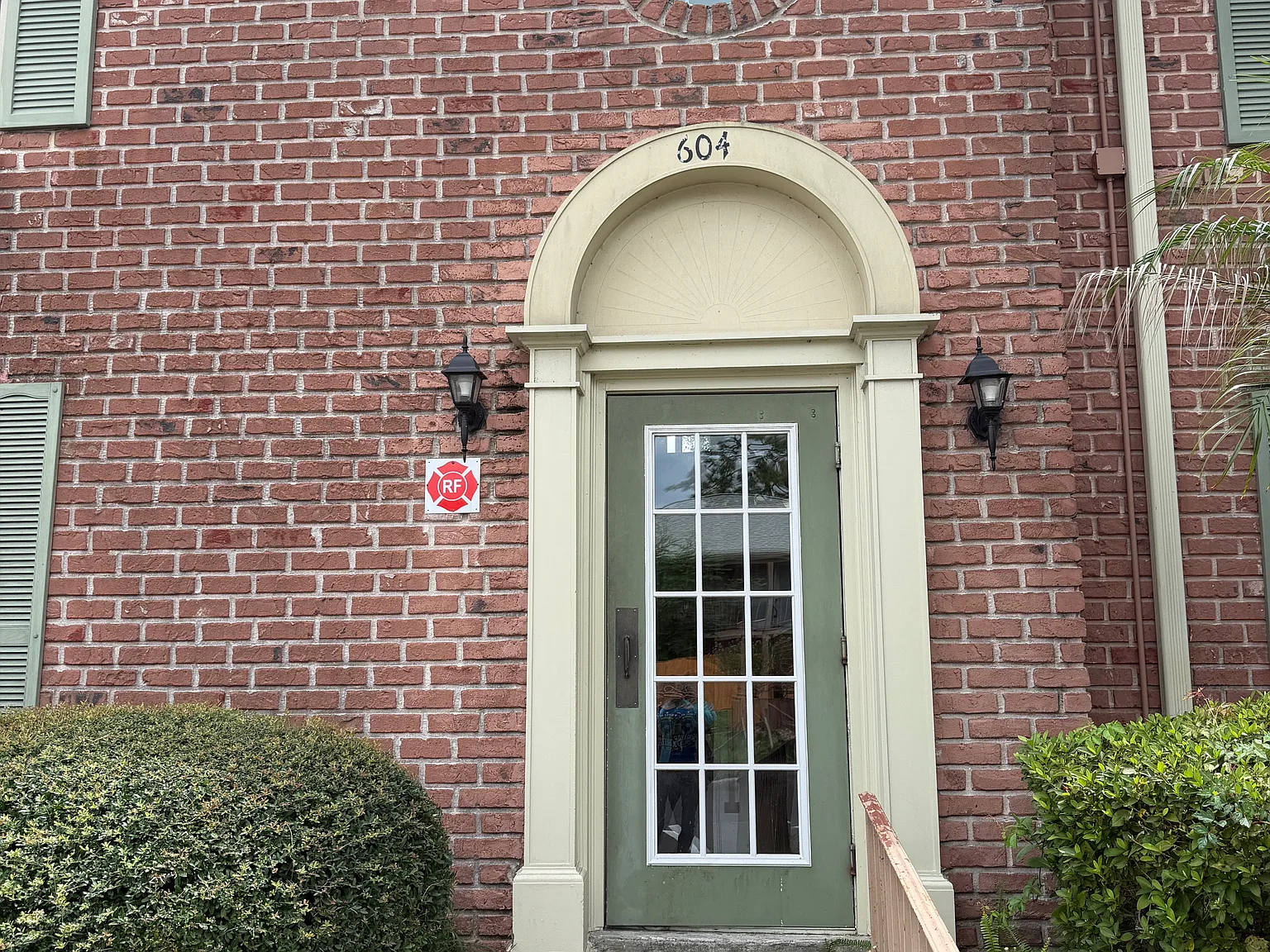 604 Georgetown East Dr — Photo 1