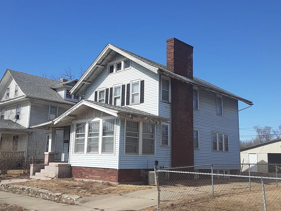 1311 Elm St