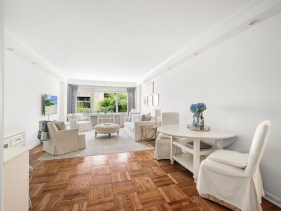 4th image of 311 E 71st St APT 2B