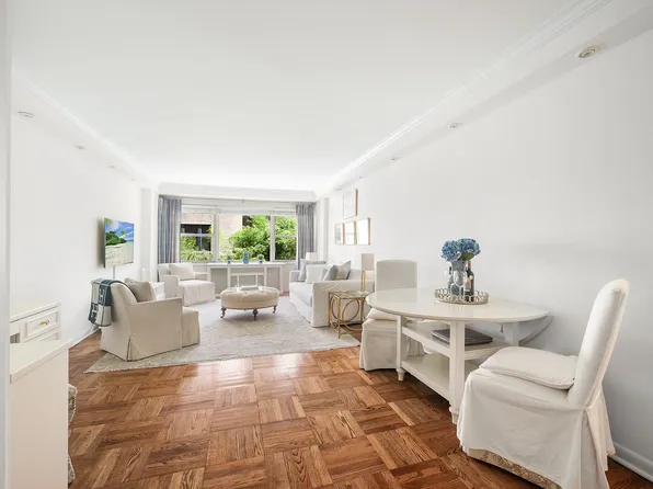 311 East 71st Street B2 image 3 of 9