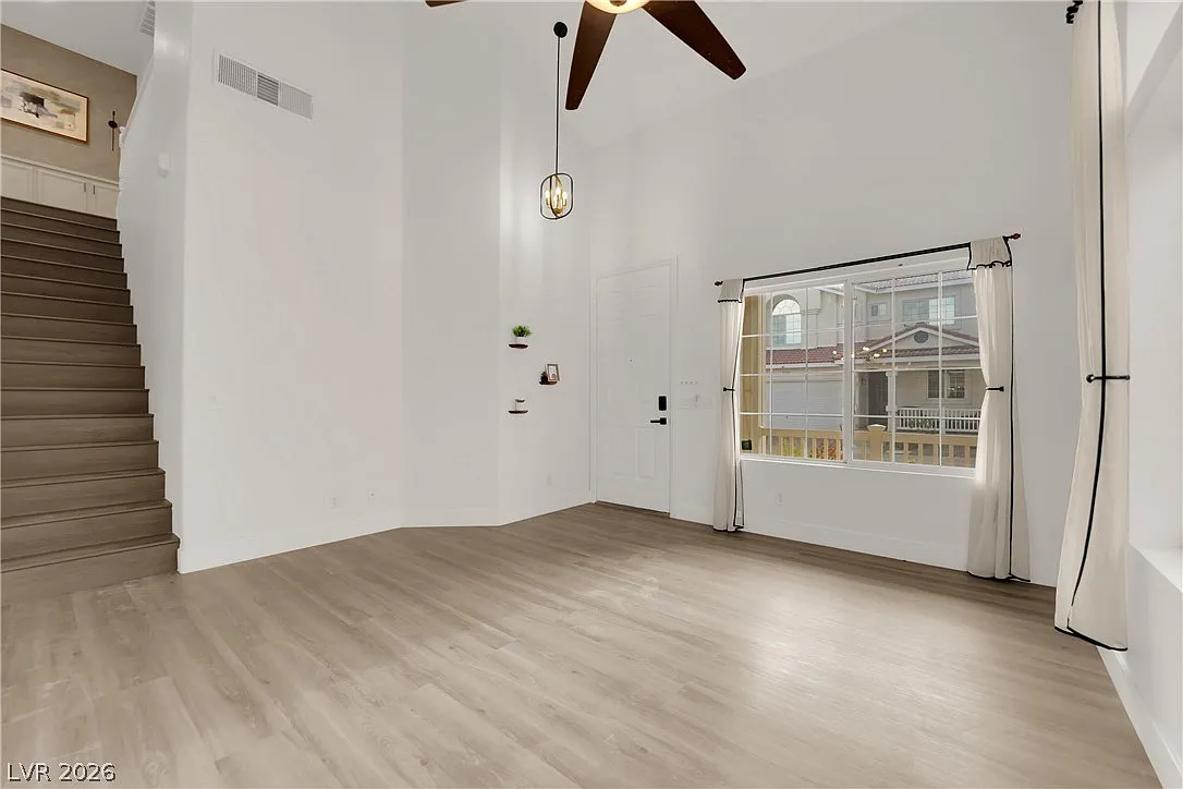 3 bed, 2.5 bath, 1605 sqft, $2,260 — Photo 3