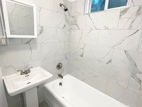 2nd image of 323 N Westland Ave APT 12