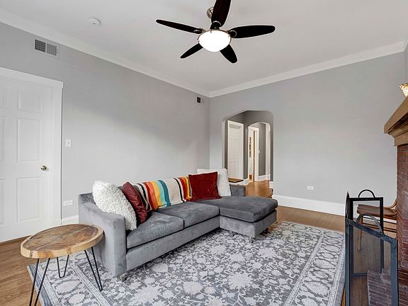 5th image of 1528 W Ardmore Ave #3W